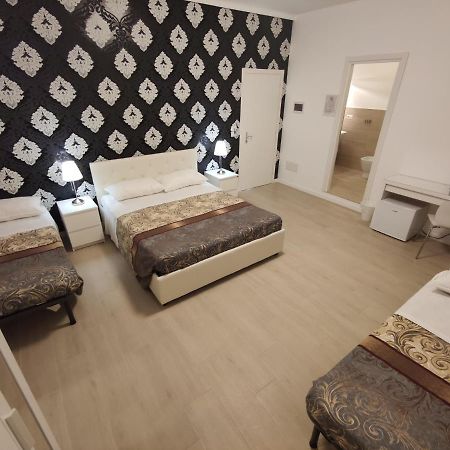 Sami Luxury Rooms 3 8 0 7 9 4 9 2 5 3 Syrakuzy Zewnętrze zdjęcie