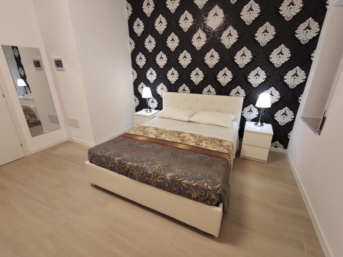 Sami Luxury Rooms 3 8 0 7 9 4 9 2 5 3 Syrakuzy Zewnętrze zdjęcie