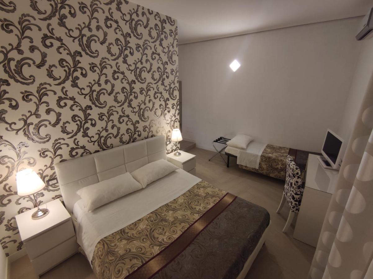 Sami Luxury Rooms 3 8 0 7 9 4 9 2 5 3 Syrakuzy Zewnętrze zdjęcie