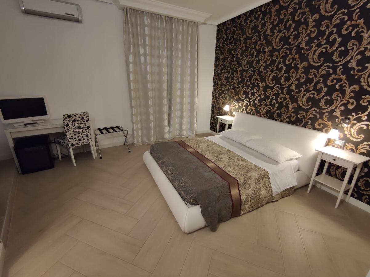 Sami Luxury Rooms 3 8 0 7 9 4 9 2 5 3 Syrakuzy Zewnętrze zdjęcie
