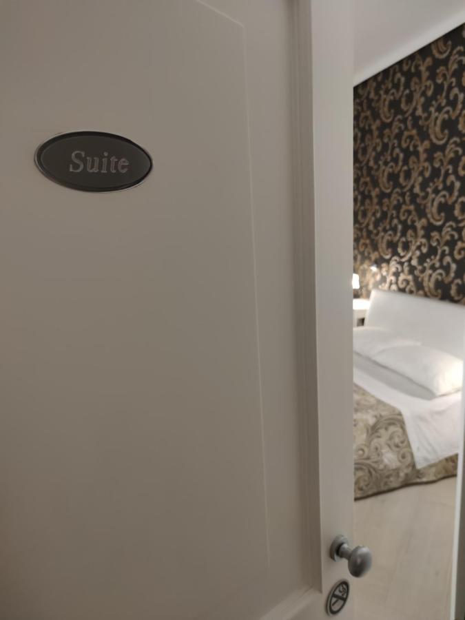 Sami Luxury Rooms 3 8 0 7 9 4 9 2 5 3 Syrakuzy Zewnętrze zdjęcie