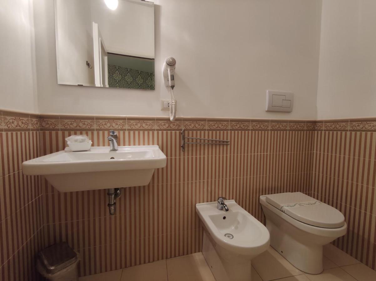 Sami Luxury Rooms 3 8 0 7 9 4 9 2 5 3 Syrakuzy Zewnętrze zdjęcie