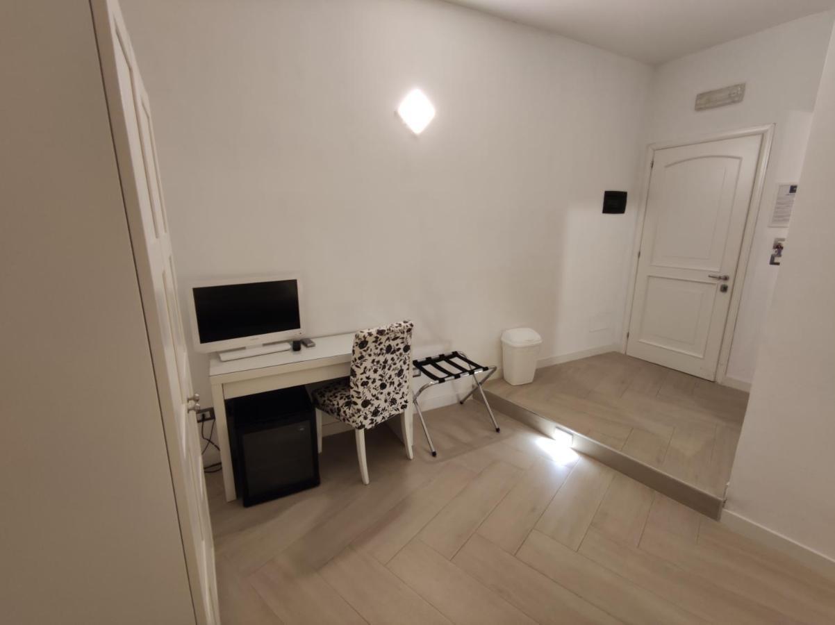 Sami Luxury Rooms 3 8 0 7 9 4 9 2 5 3 Syrakuzy Zewnętrze zdjęcie
