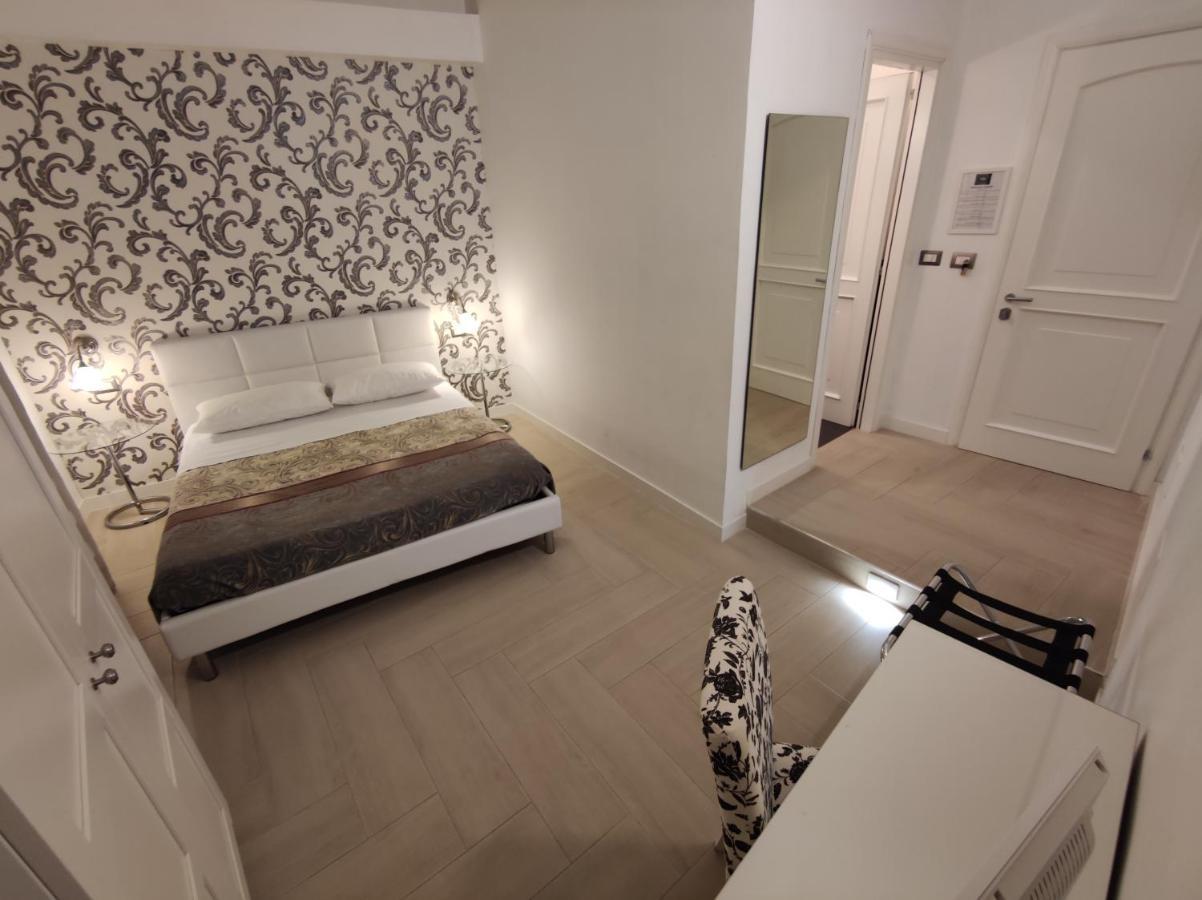 Sami Luxury Rooms 3 8 0 7 9 4 9 2 5 3 Syrakuzy Zewnętrze zdjęcie