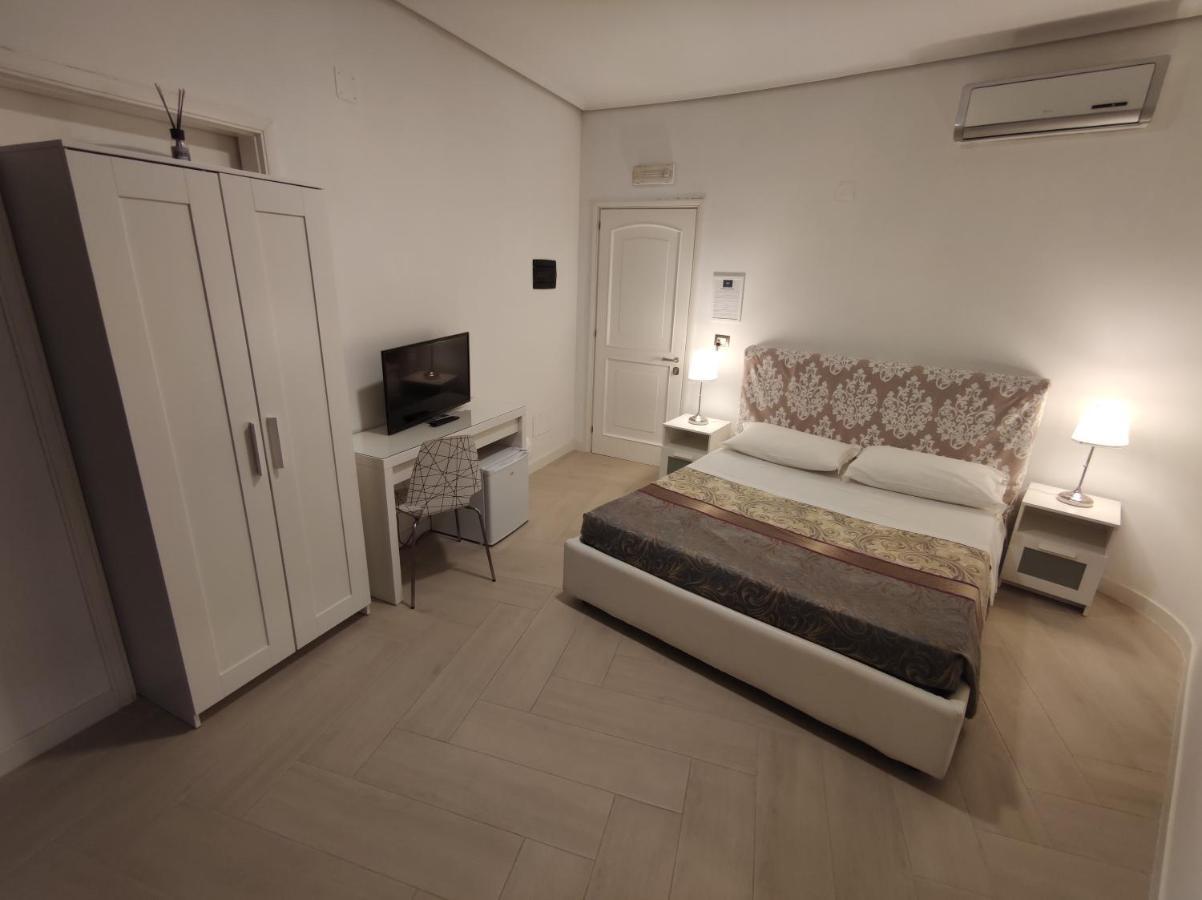 Sami Luxury Rooms 3 8 0 7 9 4 9 2 5 3 Syrakuzy Zewnętrze zdjęcie