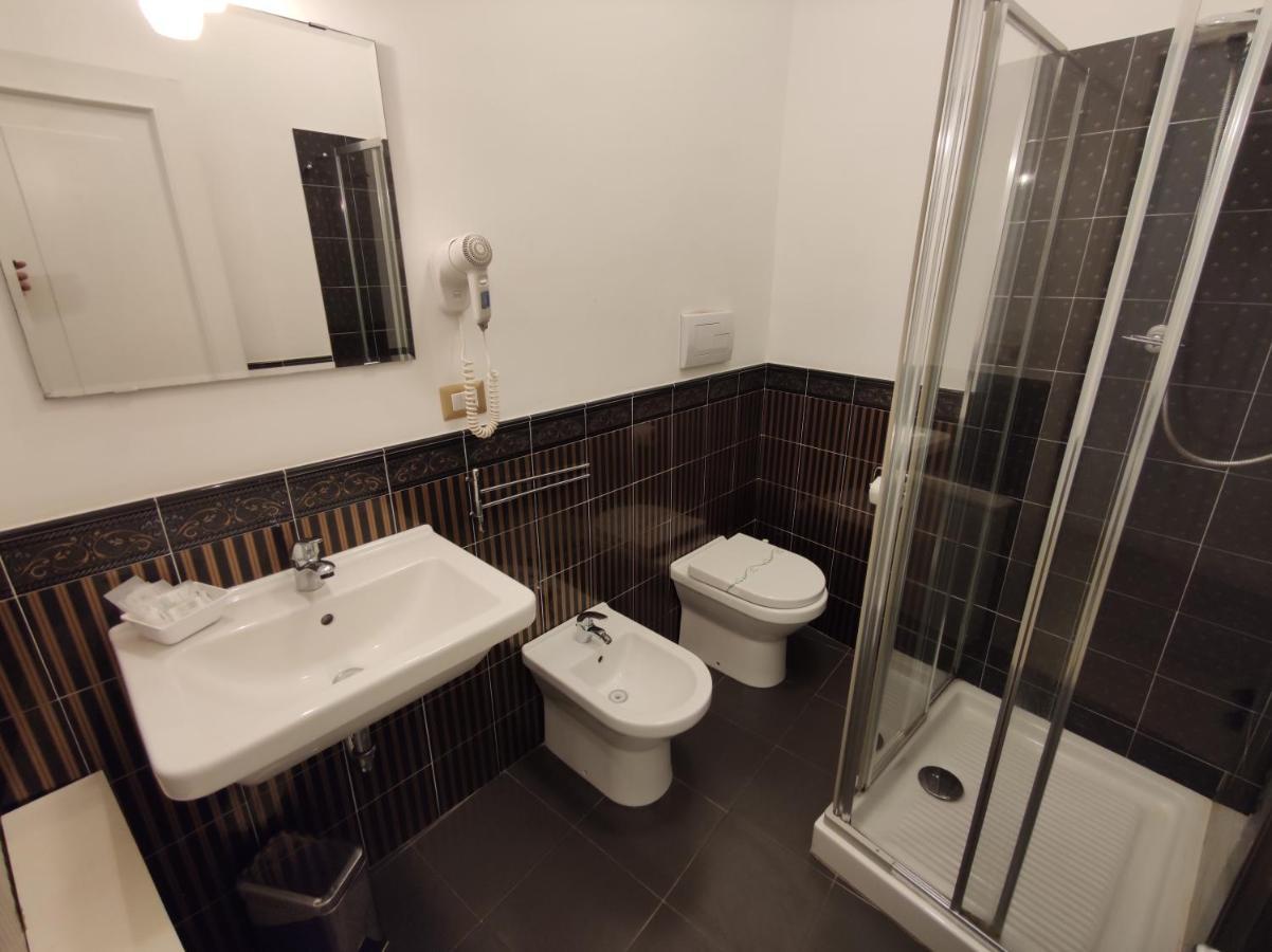 Sami Luxury Rooms 3 8 0 7 9 4 9 2 5 3 Syrakuzy Zewnętrze zdjęcie