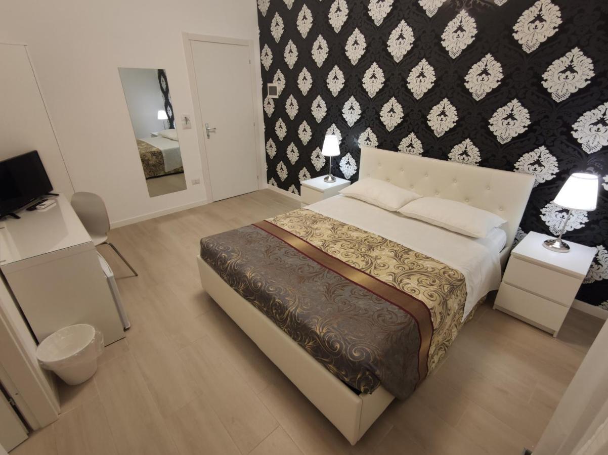 Sami Luxury Rooms 3 8 0 7 9 4 9 2 5 3 Syrakuzy Zewnętrze zdjęcie