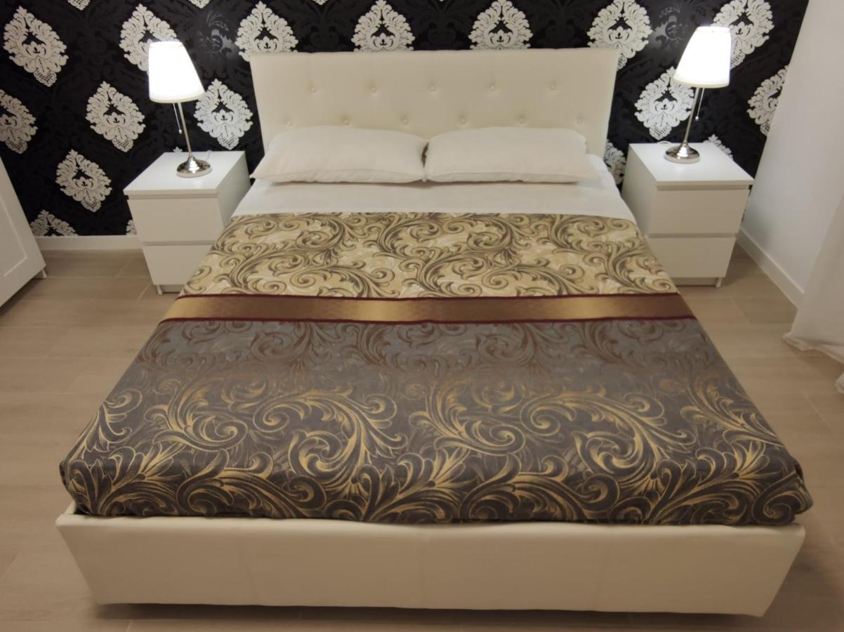 Sami Luxury Rooms 3 8 0 7 9 4 9 2 5 3 Syrakuzy Zewnętrze zdjęcie