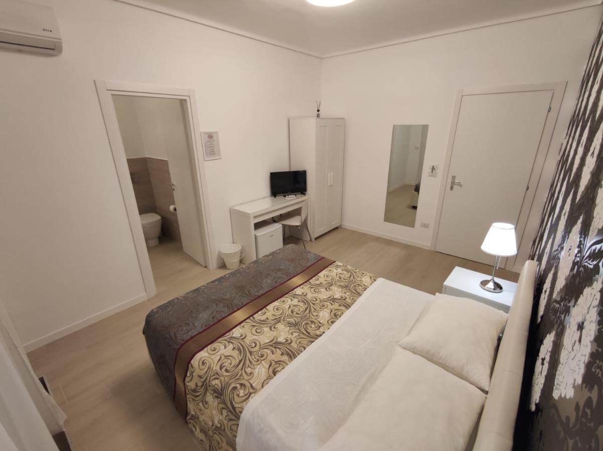 Sami Luxury Rooms 3 8 0 7 9 4 9 2 5 3 Syrakuzy Zewnętrze zdjęcie
