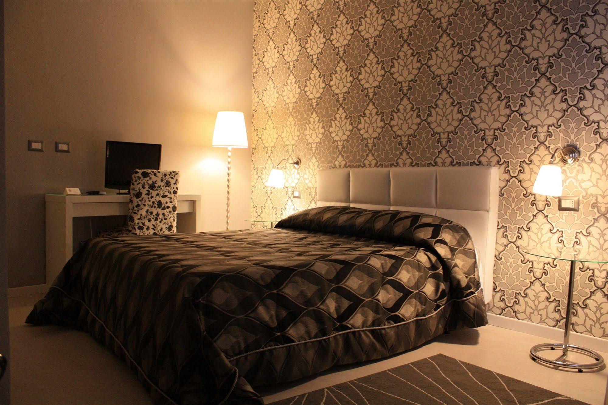 Sami Luxury Rooms 3 8 0 7 9 4 9 2 5 3 Syrakuzy Zewnętrze zdjęcie