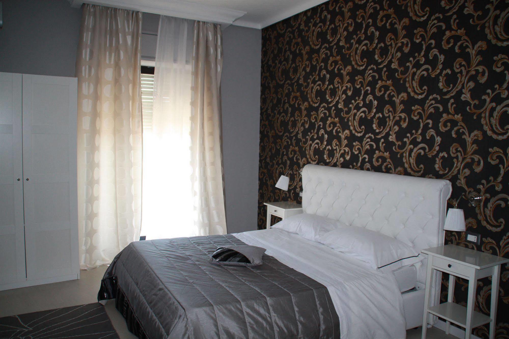Sami Luxury Rooms 3 8 0 7 9 4 9 2 5 3 Syrakuzy Zewnętrze zdjęcie